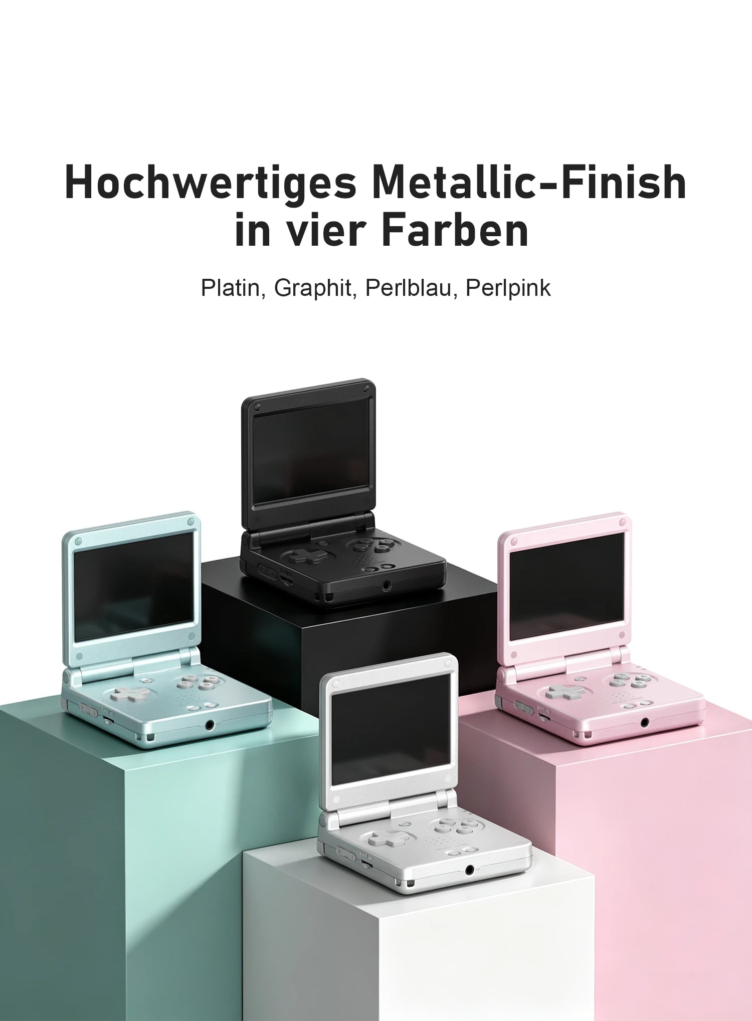 Vier klappbare Handheld-Spielkonsolen in Platin, Graphit, Perlblau und Perlpink auf Podesten